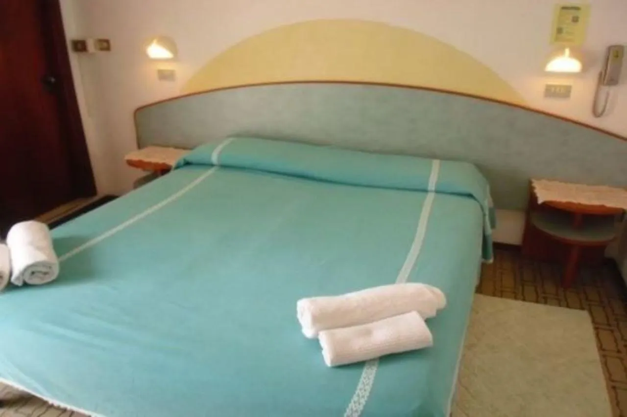Hotel Alfredo'S リミニ イタリア