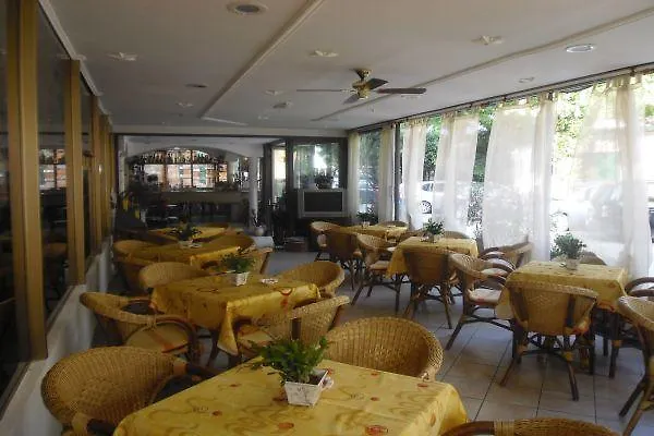 Hotel Alfredo'S リミニ イタリア